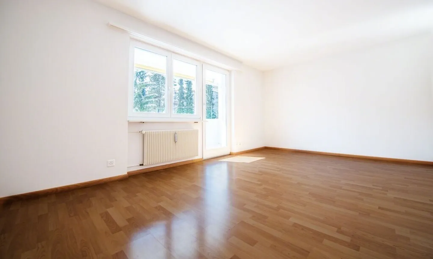 Living is ... Enjoying the sun on the balcony! - Photo 4 of 7