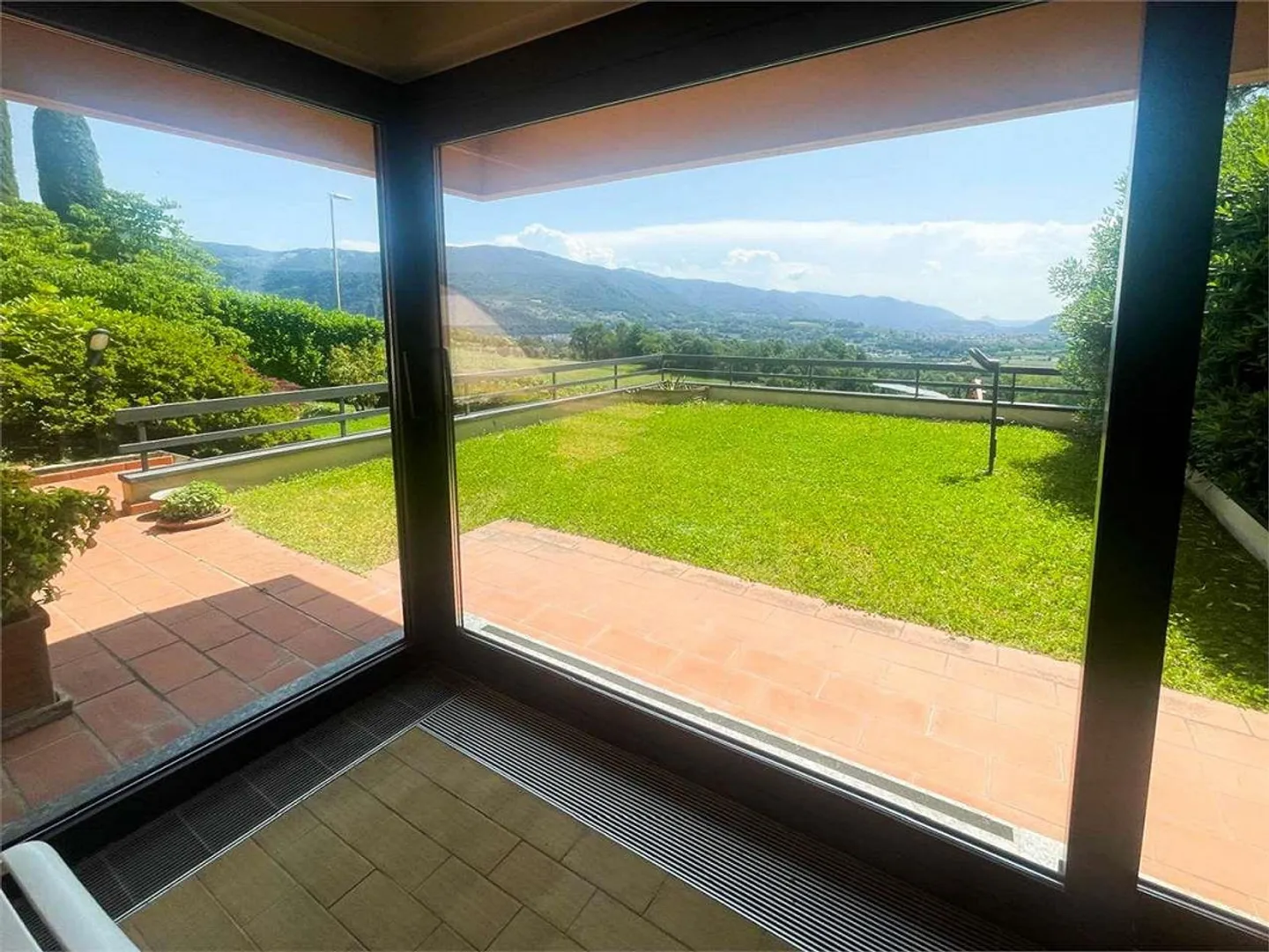 Casa di campagna esclusiva a Besazio con annesso, piscina e vista panoramica - Foto 3 di 13