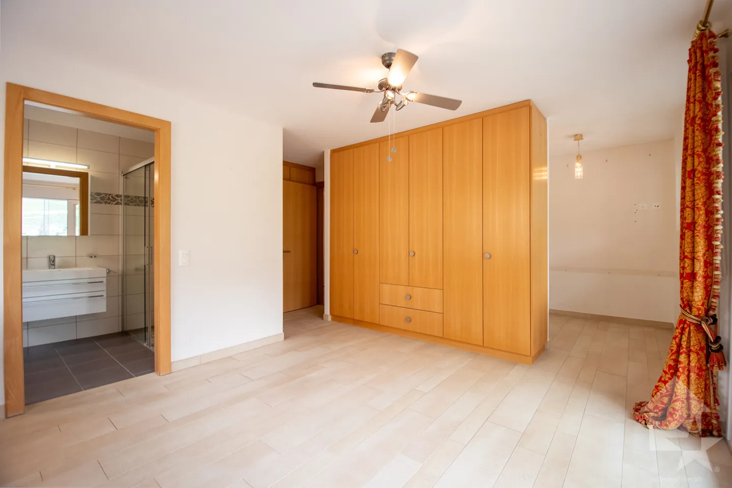 Geräumige Durchgangswohnung in den Bains de Saillon - Foto 10 von 19
