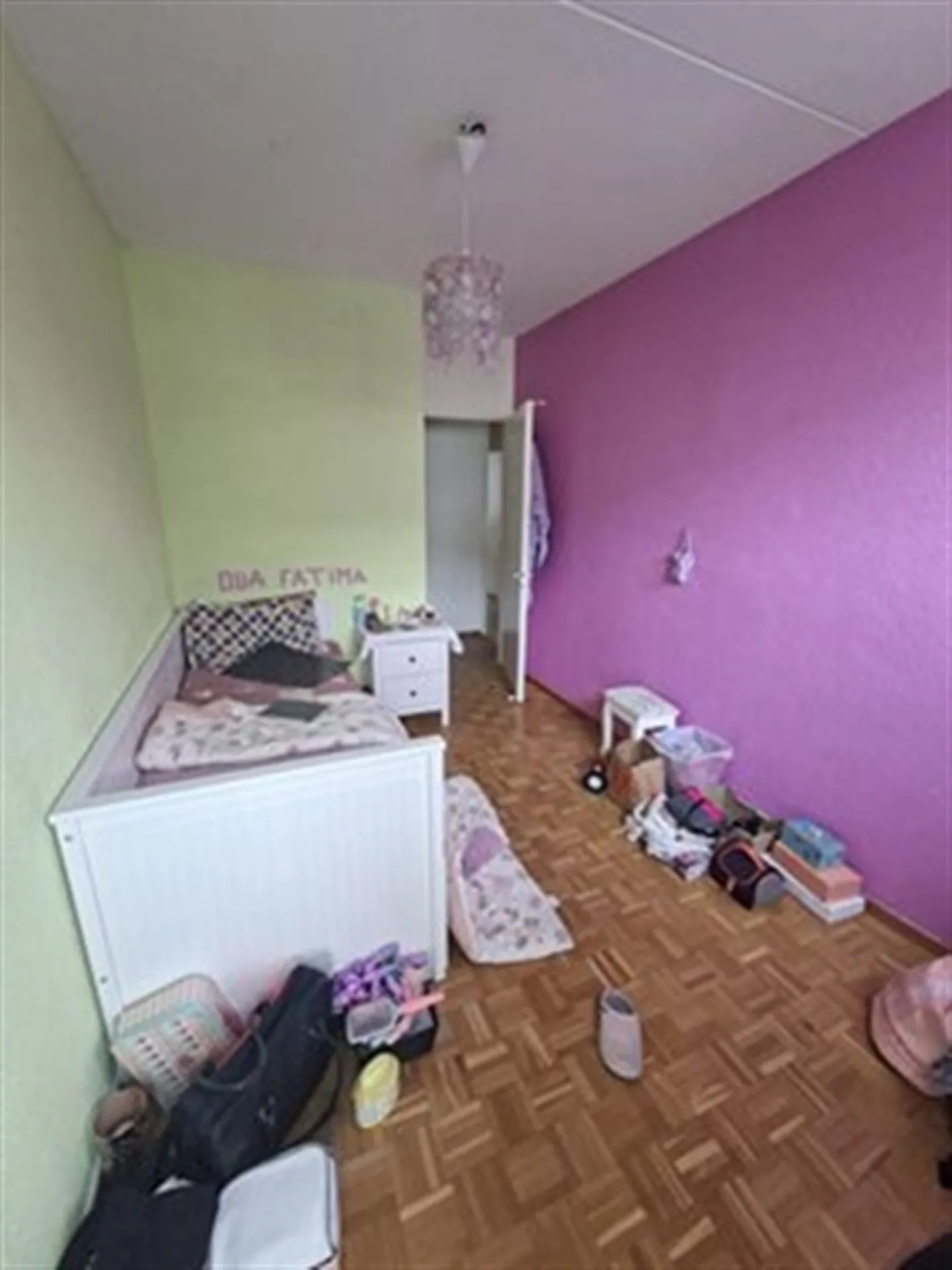 Magnifique appartement de 5 pièces au deuxième étage avec ascenseur. Cet appartement a une superficie de 71 m². - Photo 5 sur 9