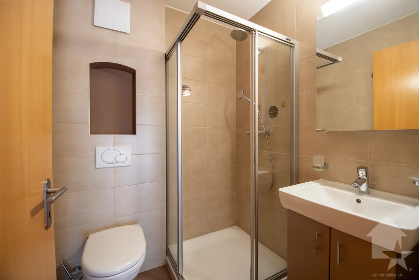 Geräumige Durchgangswohnung in den Bains de Saillon - Foto 15 von 19