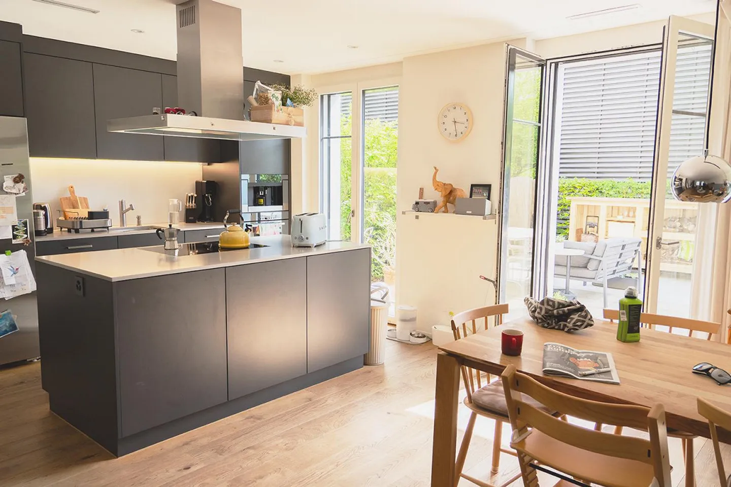 Modern 6.5-Room House in Rifferswil — Mortgage 0.62% transferable - Photo 4 of 18