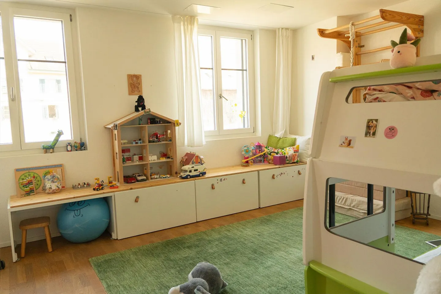 Modern 6.5-Room House in Rifferswil — Mortgage 0.62% transferable - Photo 6 of 18