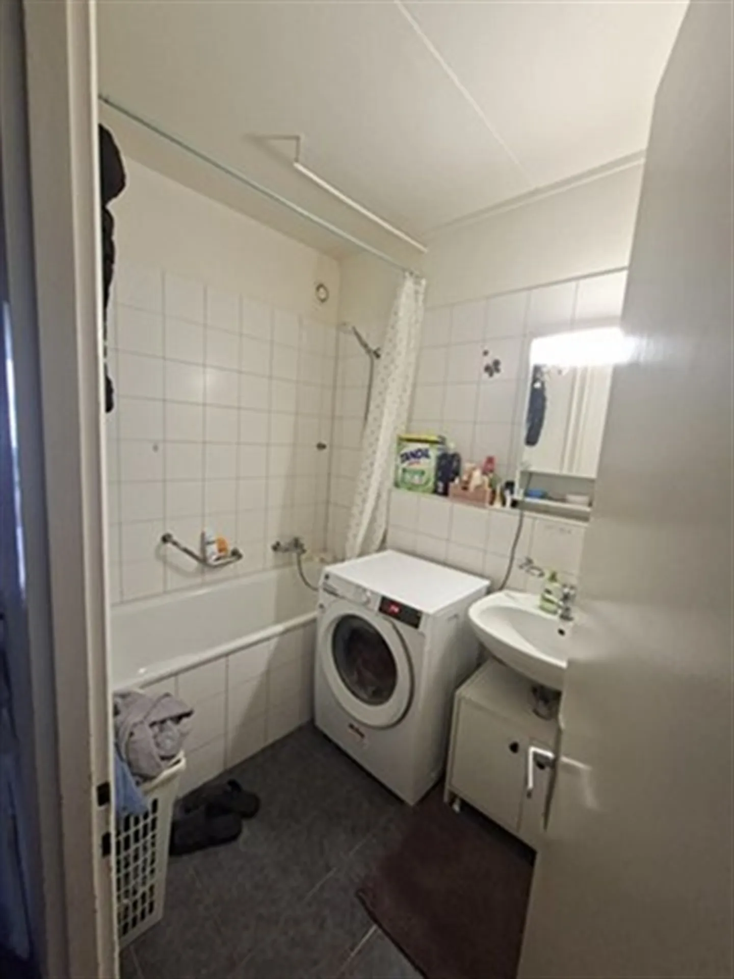 Magnifique appartement de 5 pièces au deuxième étage avec ascenseur. Cet appartement a une superficie de 71 m². - Photo 8 sur 9