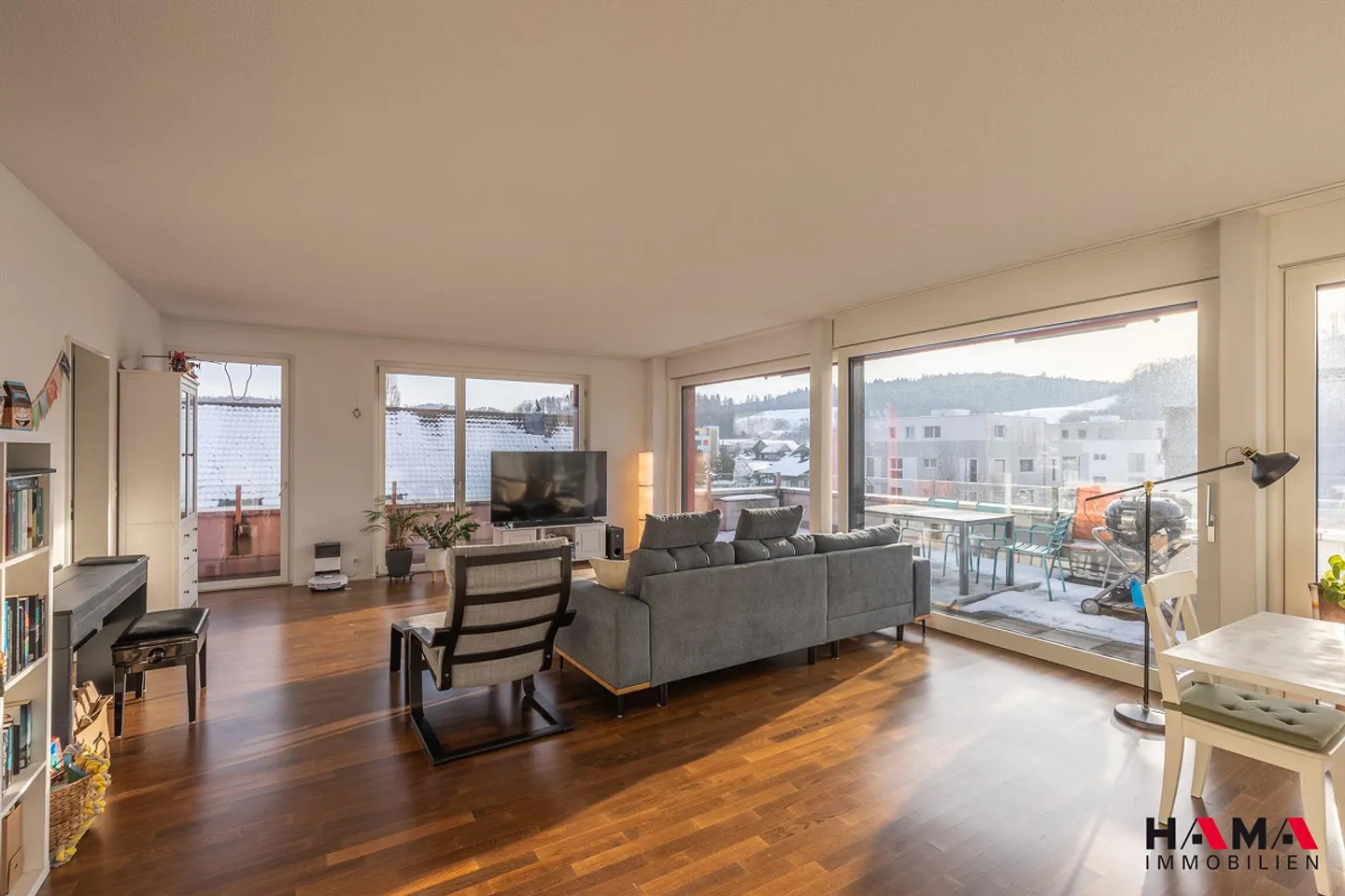 Magnifique appartement en attique de 3 à 5 pièces - Photo 3 sur 13