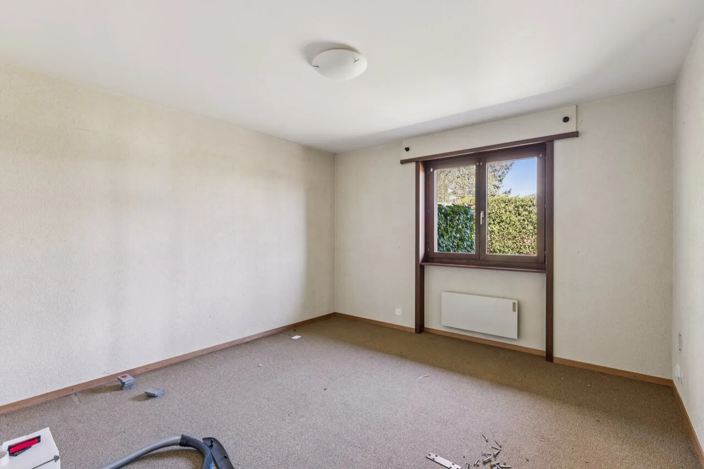 Large single-family house for renovation with unobstructed view - Photo 6 of 13