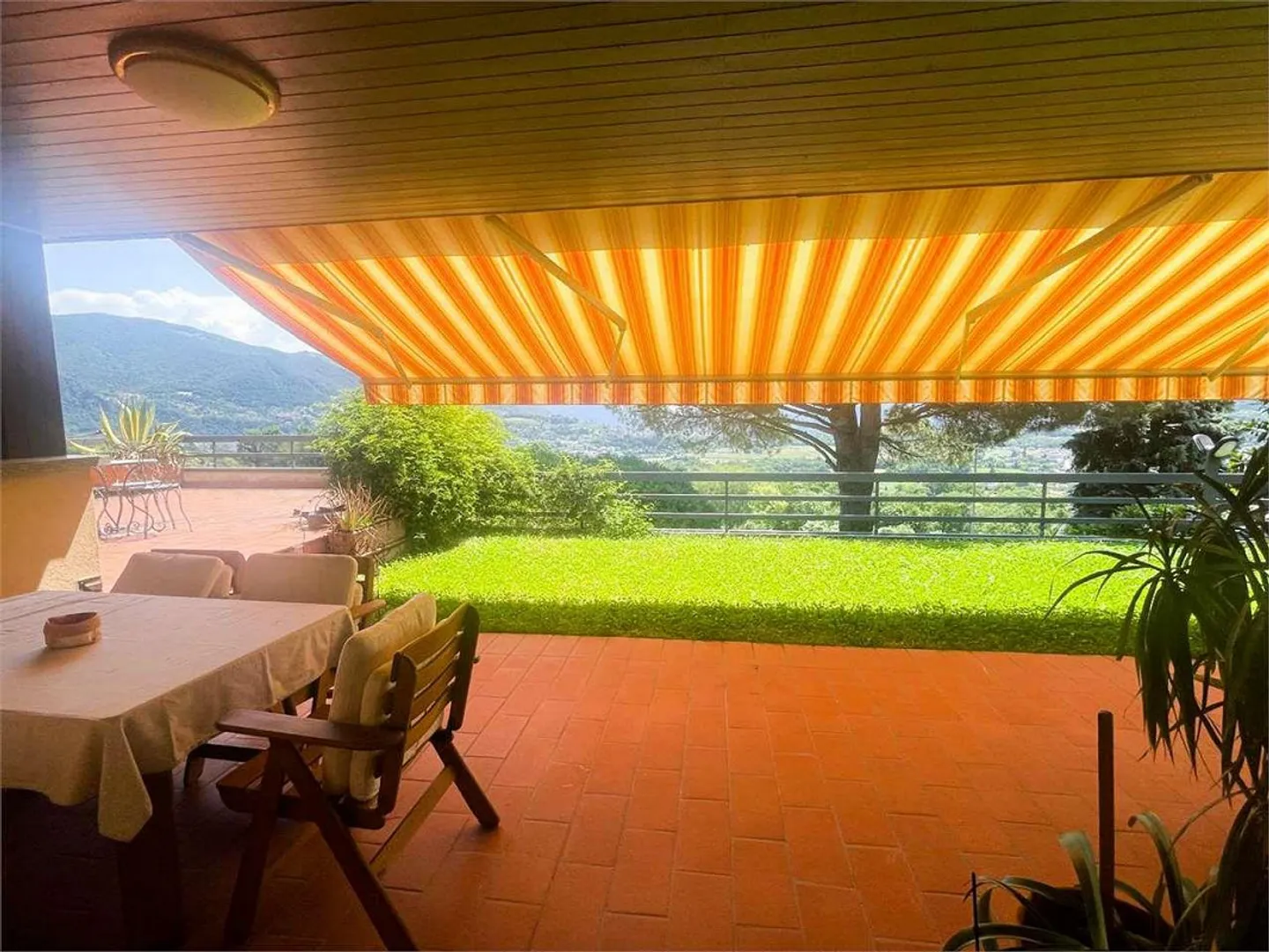 Casa di campagna esclusiva a Besazio con annesso, piscina e vista panoramica - Foto 8 di 13