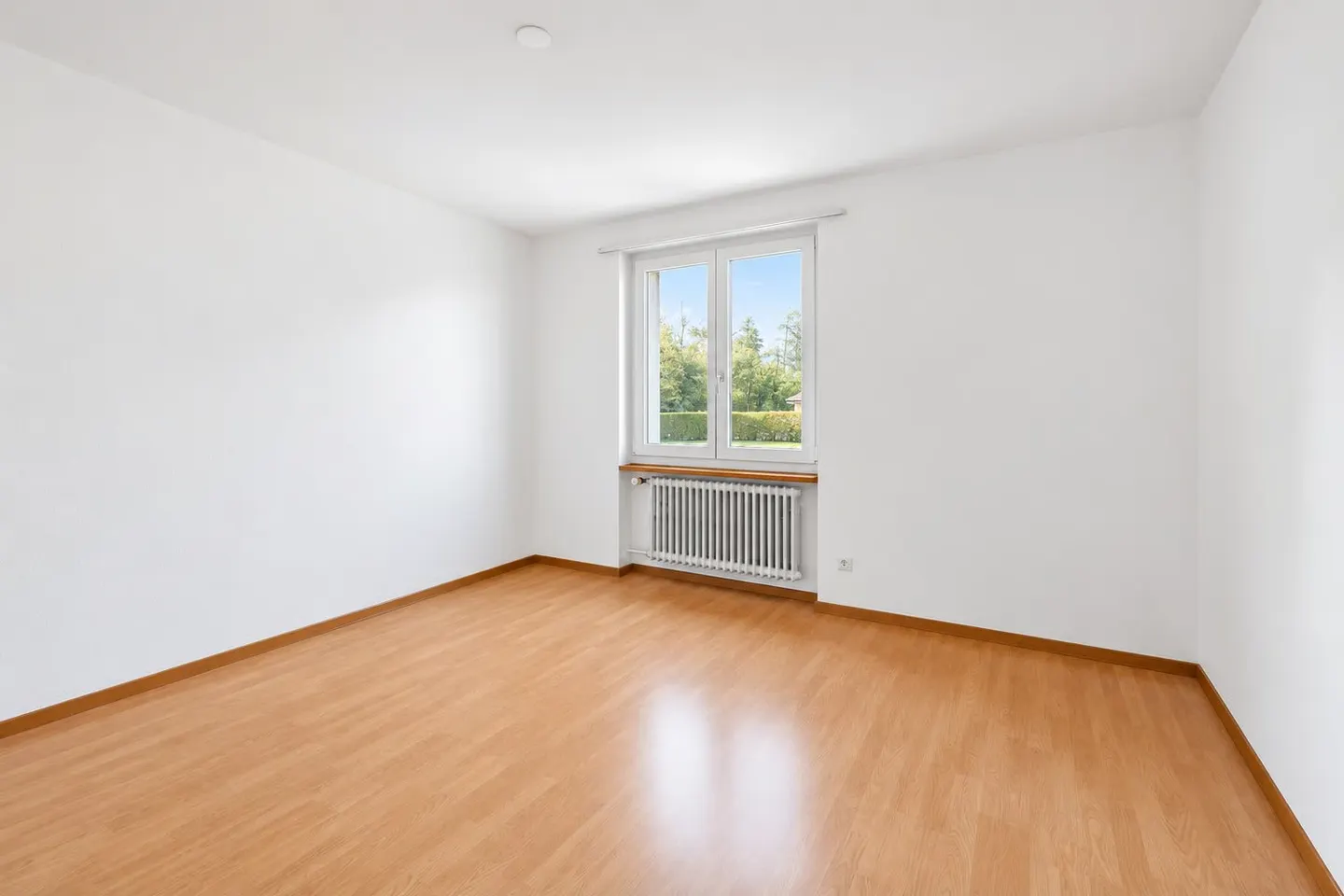 3-room apartment located at the edge of the forest, allowing for personal ideas. - Photo 5 of 13