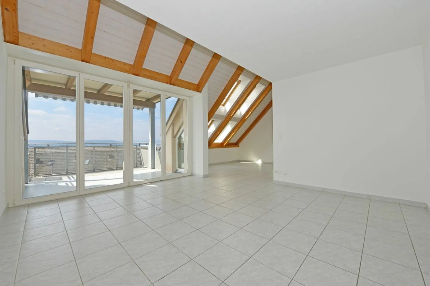 Loft ristrutturato con vista montagna - Foto 6 di 19