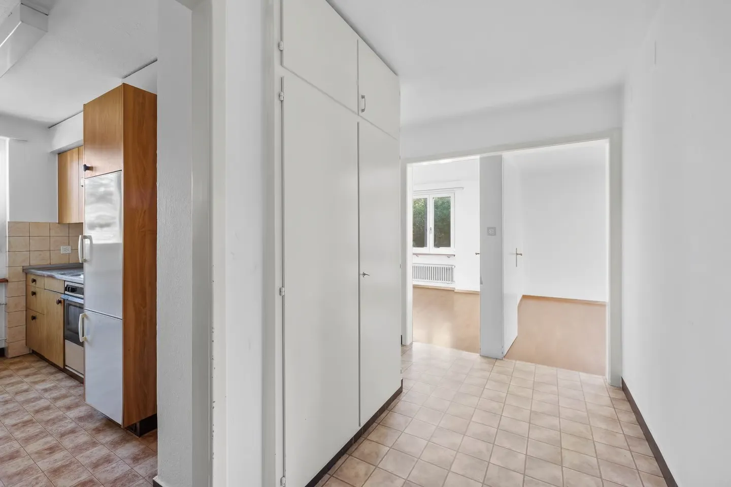 3-room apartment located at the edge of the forest, allowing for personal ideas. - Photo 11 of 13