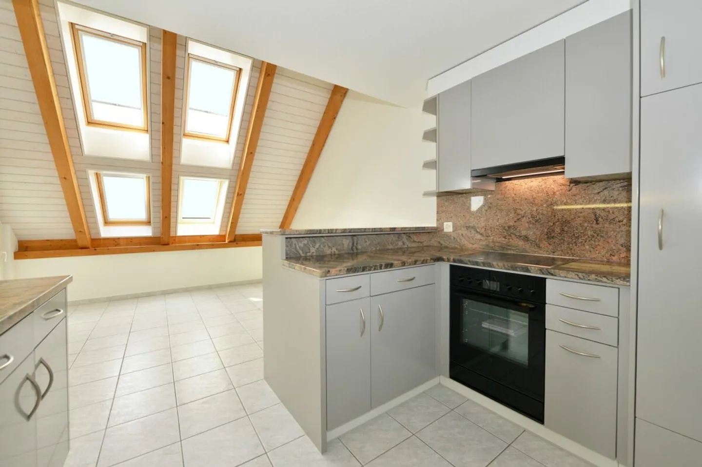 Loft ristrutturato con vista montagna - Foto 10 di 19