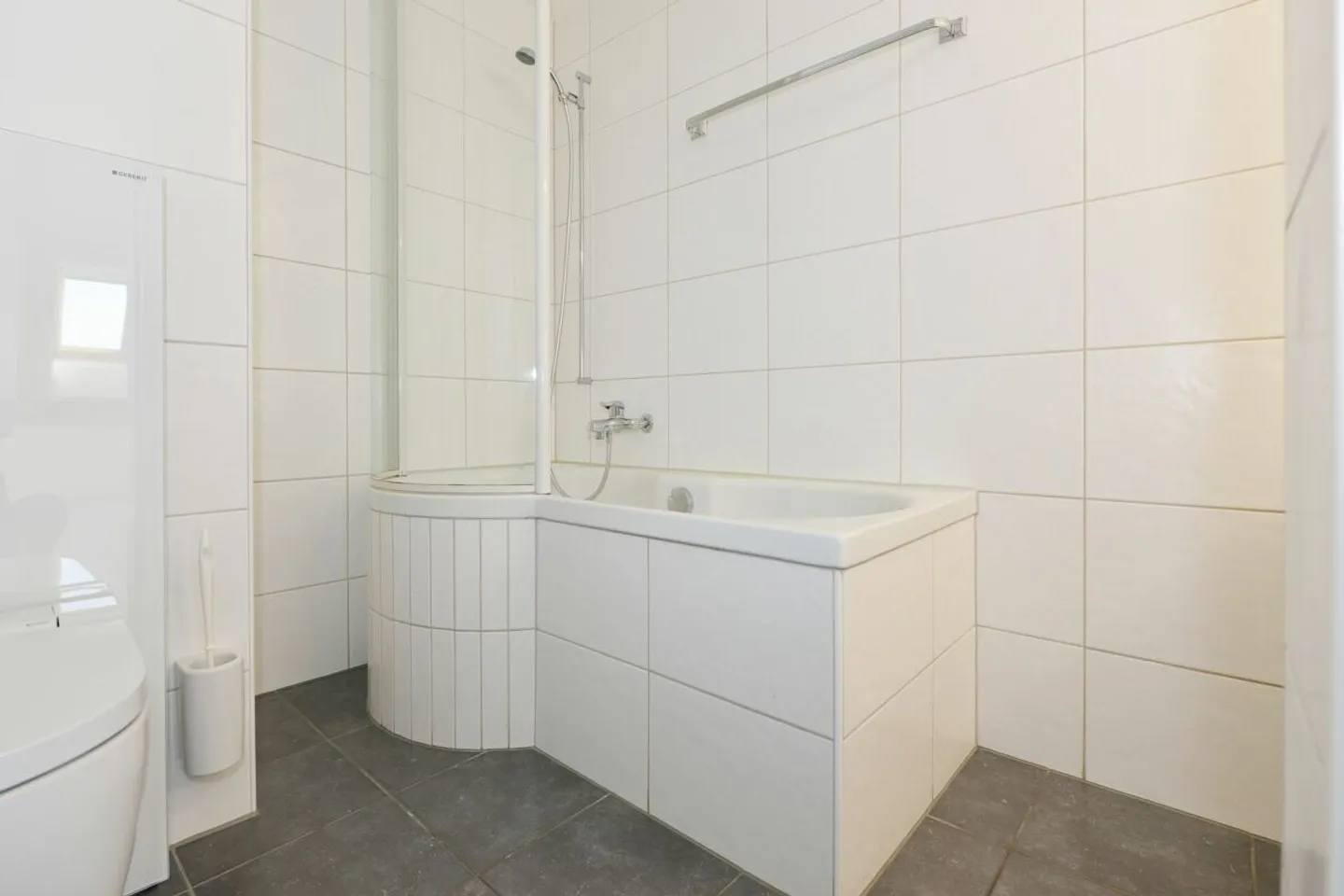 Loft ristrutturato con vista montagna - Foto 13 di 19