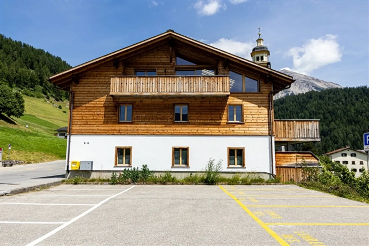 Second residence 5.5-room penthouse apartment with panoramic view - Photo 1 of 19