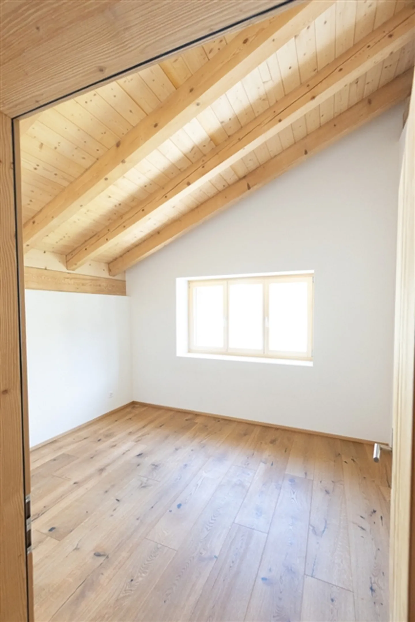 Second residence 5.5-room penthouse apartment with panoramic view - Photo 8 of 19