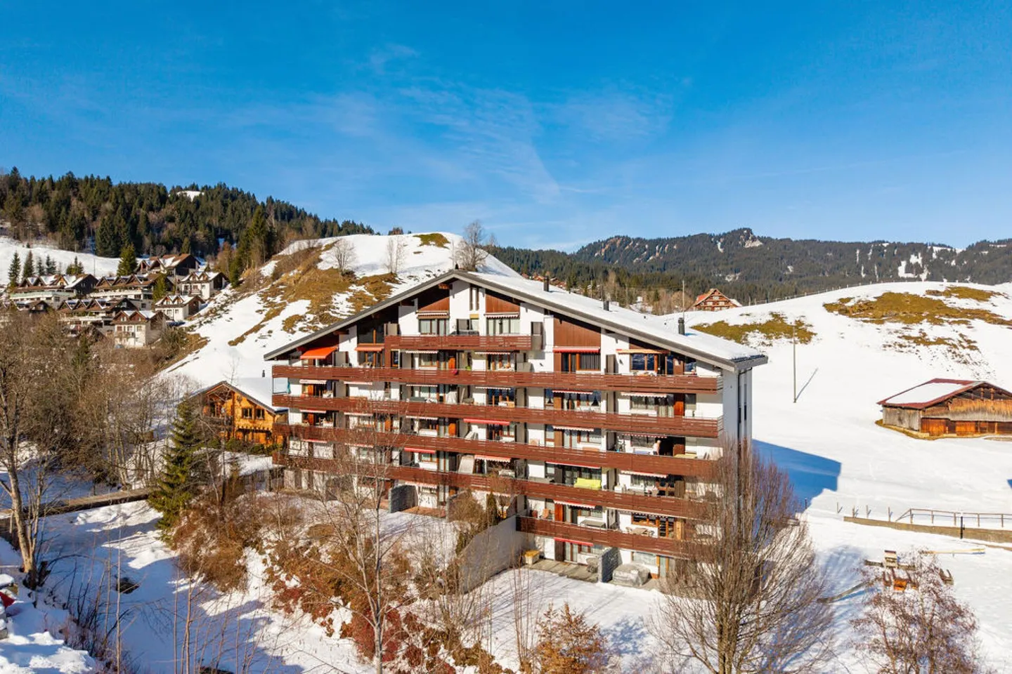 Charmante Dachwohnung in Ybrig - Foto 1 von 12