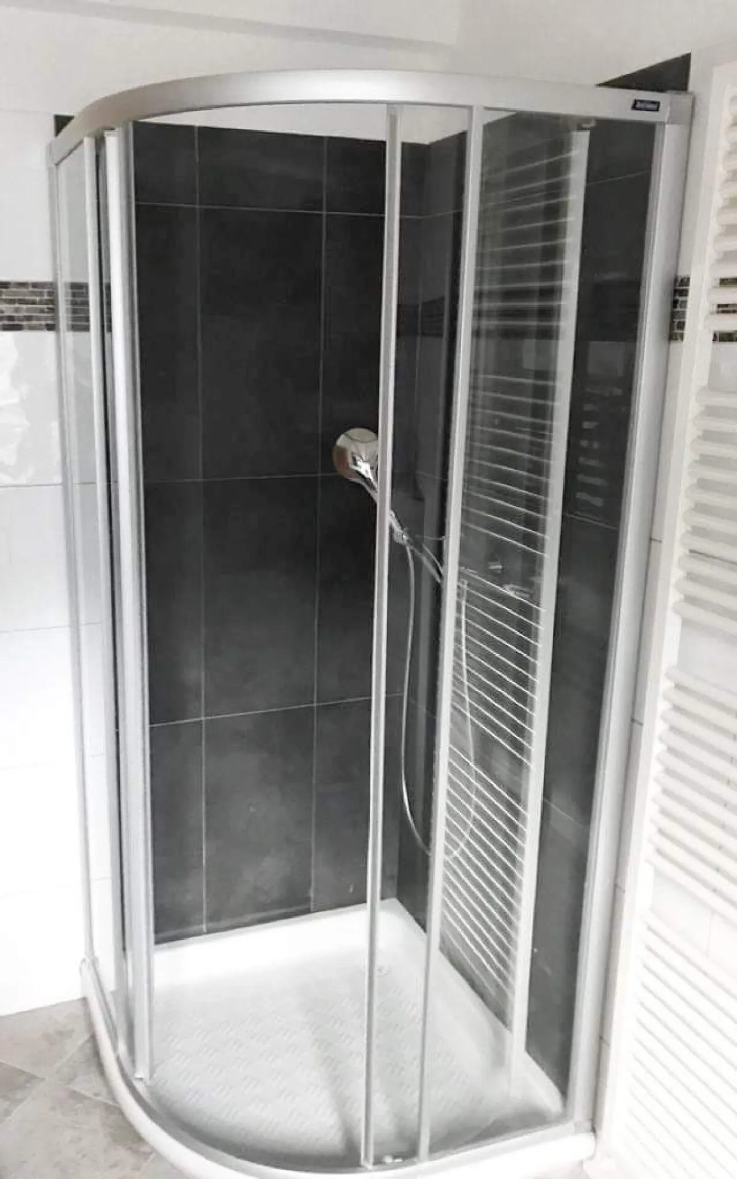 Appartement en duplex de 3,5 pièces incluant une place de parking - Photo 7 sur 9