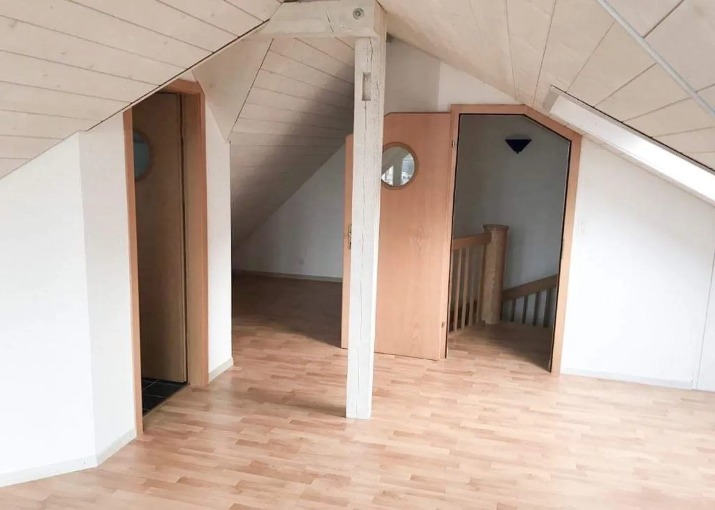 Appartement en duplex de 3,5 pièces incluant une place de parking - Photo 3 sur 9