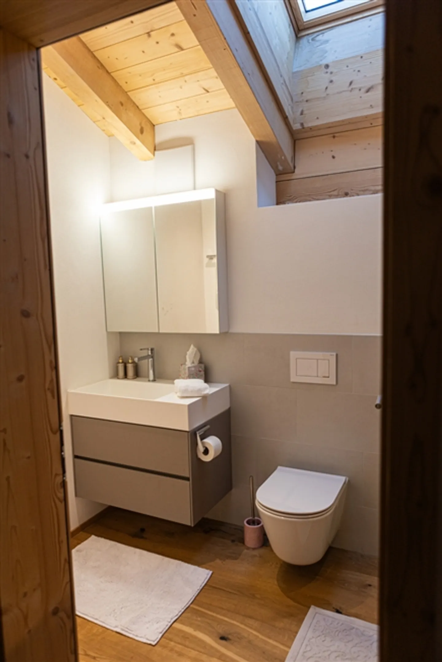 Second residence 5.5-room penthouse apartment with panoramic view - Photo 12 of 19