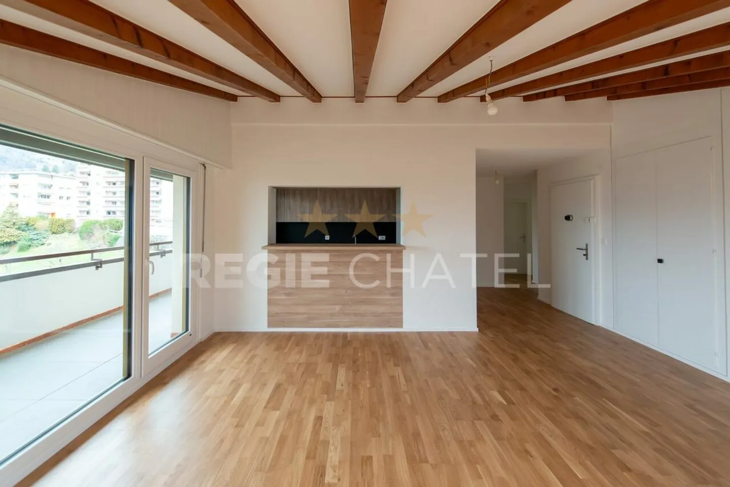 Appartement spacieux avec vue lac - Photo 5 sur 11