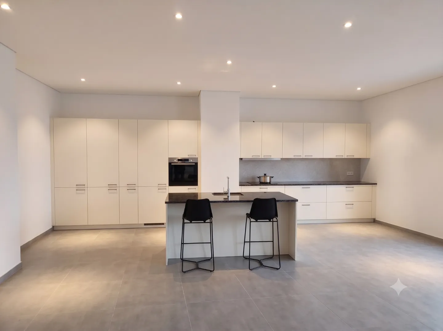 The Renovated - 5 Unique PPE Apartments - Photo 1 of 7