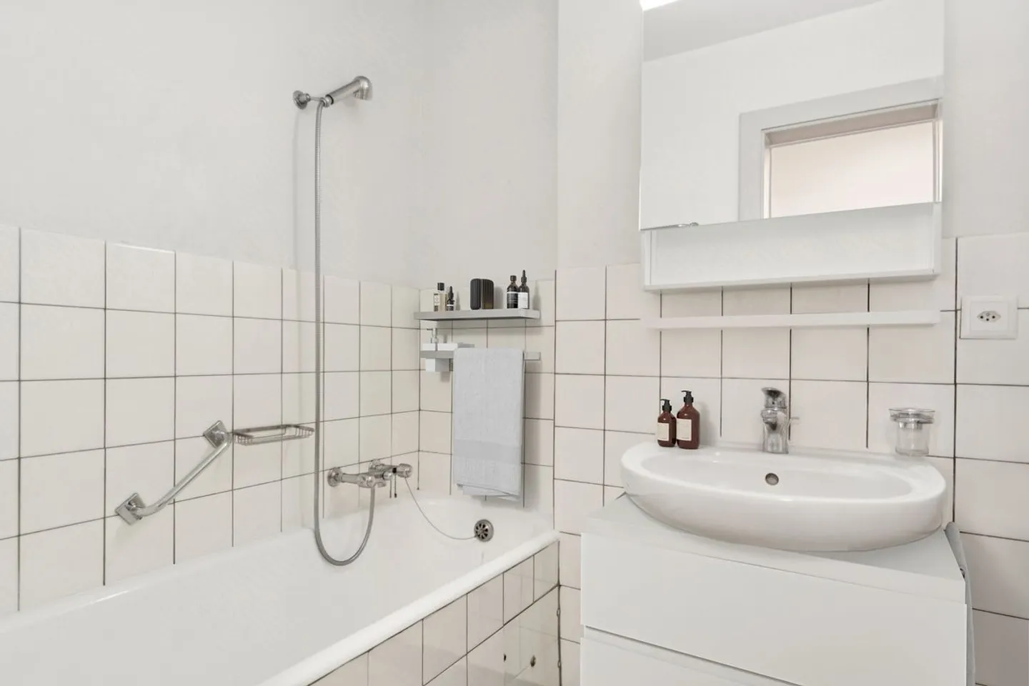 Appartement spacieux de 4 pièces avec grand balcon à louer - Photo 4 sur 5