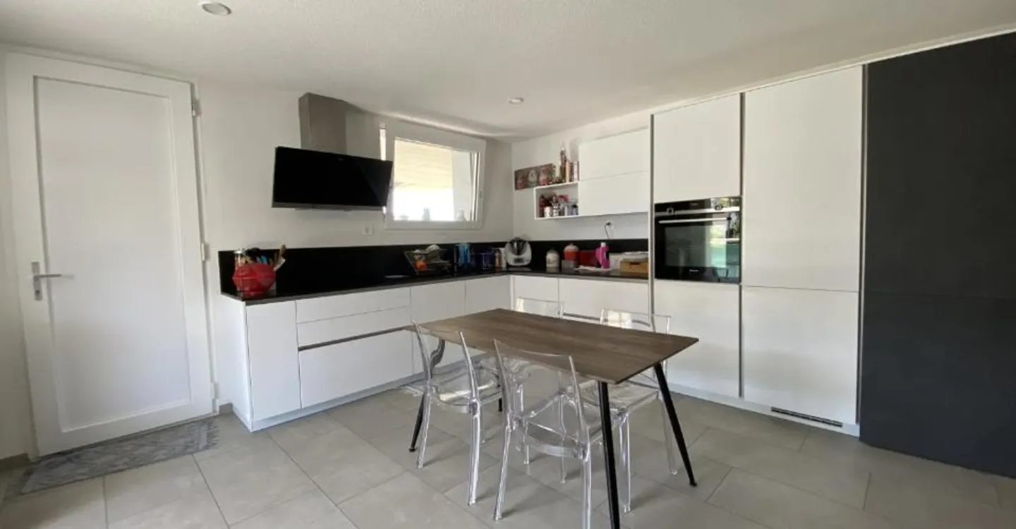 Apartment - Photo 6 of 13