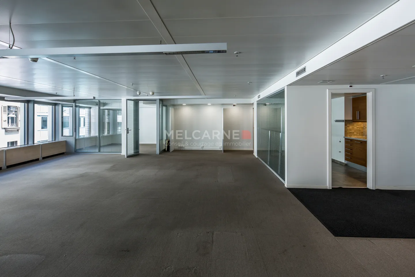 Bureaux de 295 m2 Rue du Rhône  - Photo 2 sur 3