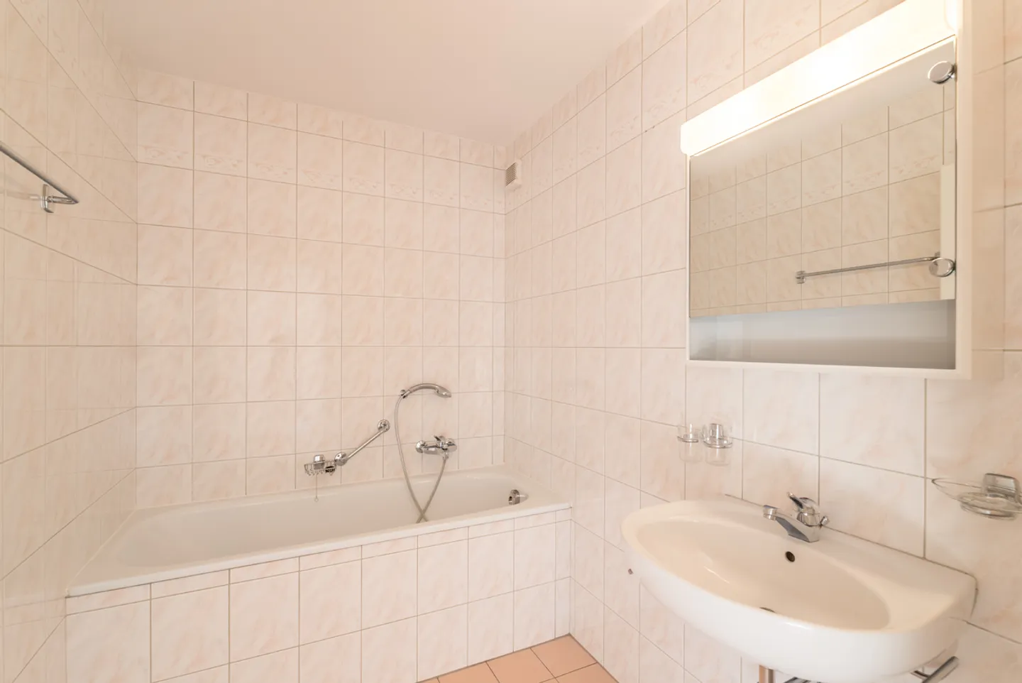 Wunderschöne 3,5-Zimmer-Wohnung im Erdgeschoss - Foto 6 von 8