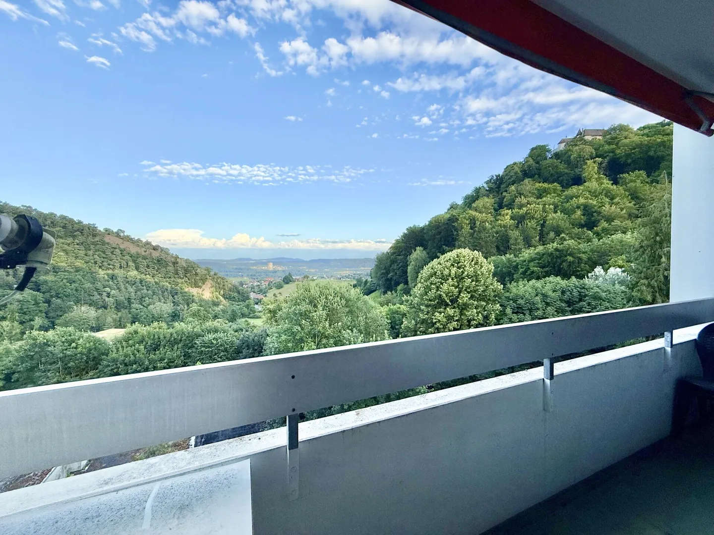 Spacious 1.5-room apartment with breathtaking views - Photo 1 of 4