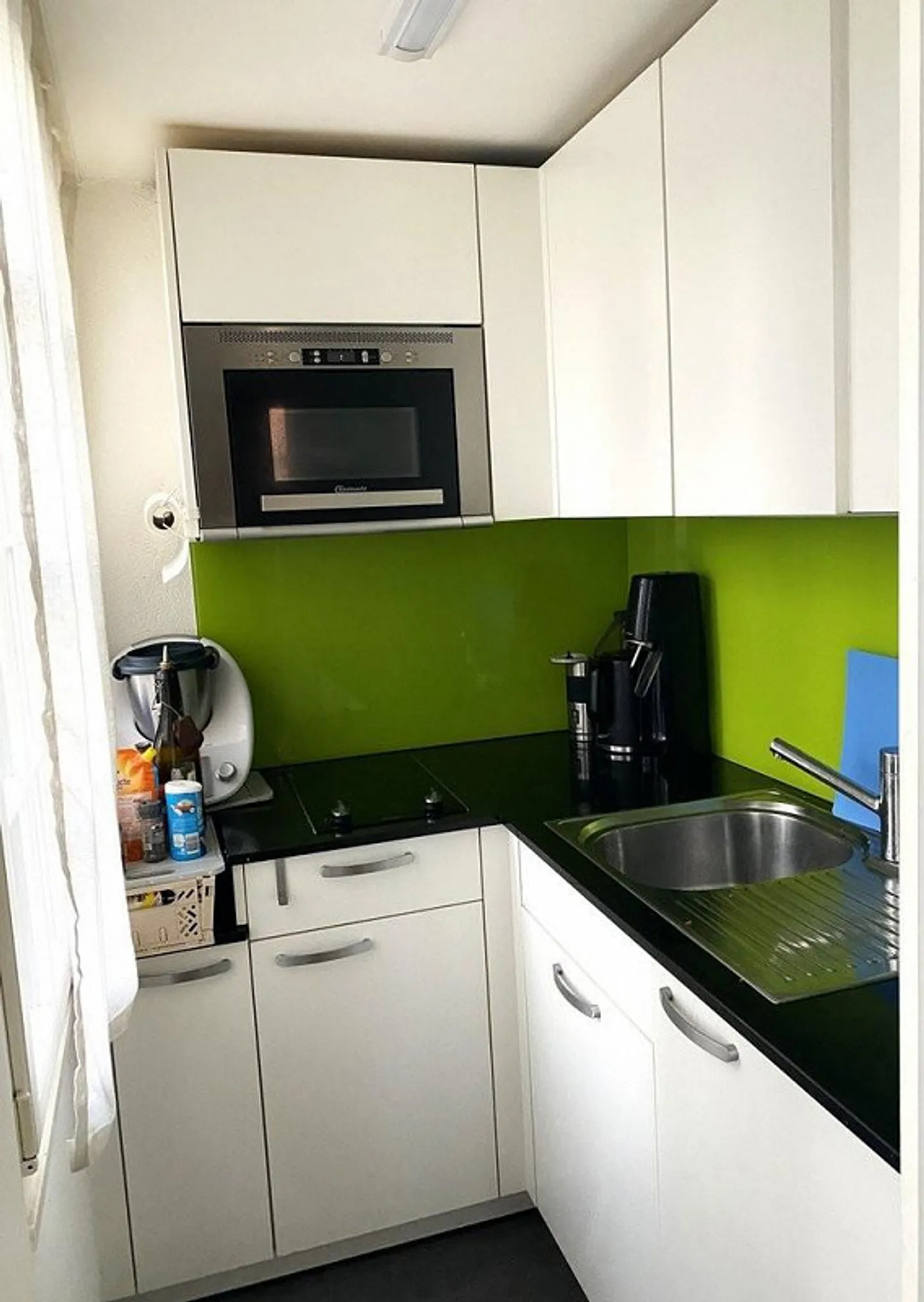 2.5 Room Apartment in Stylish and Centrally Located Property - Photo 4 of 7