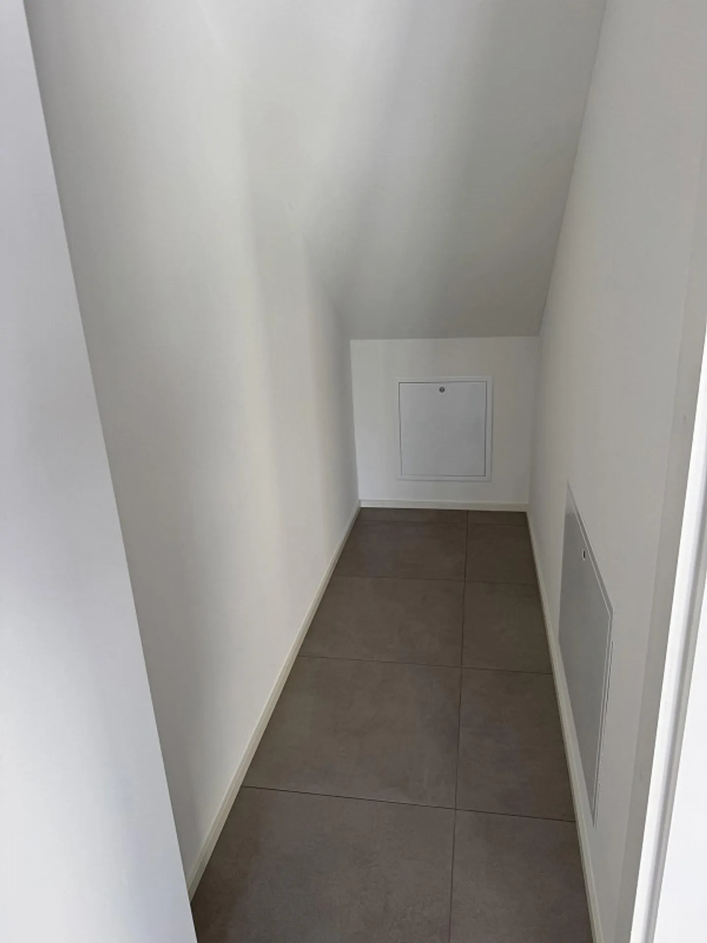LETZTE MODERNE 4.5-ZIMMER-DUPLEX-WOHNUNG MIT PRIVATGARTEN - Foto 10 von 16