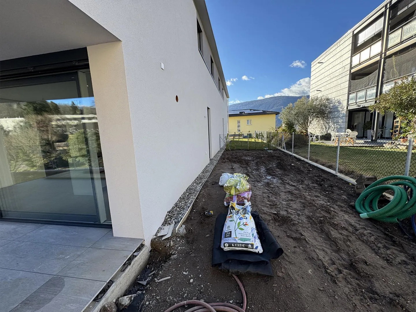LETZTE MODERNE 4.5-ZIMMER-DUPLEX-WOHNUNG MIT PRIVATGARTEN - Foto 11 von 16