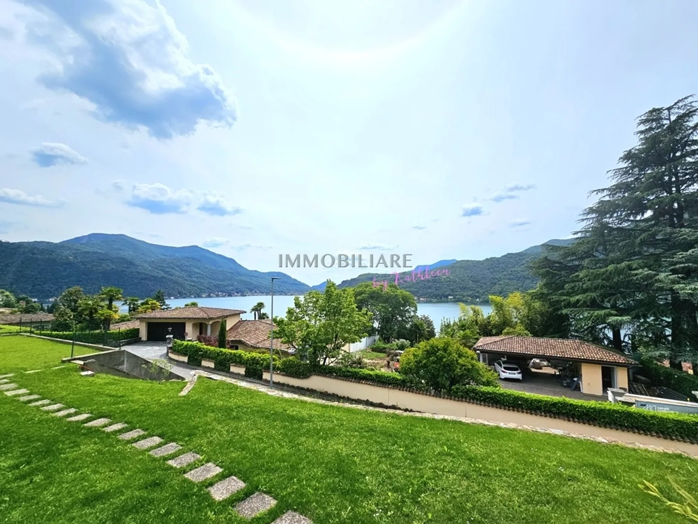 Wohnung in einer Villa im ersten Stock mit schöner Terrasse und Seeblick - Foto 4 von 13