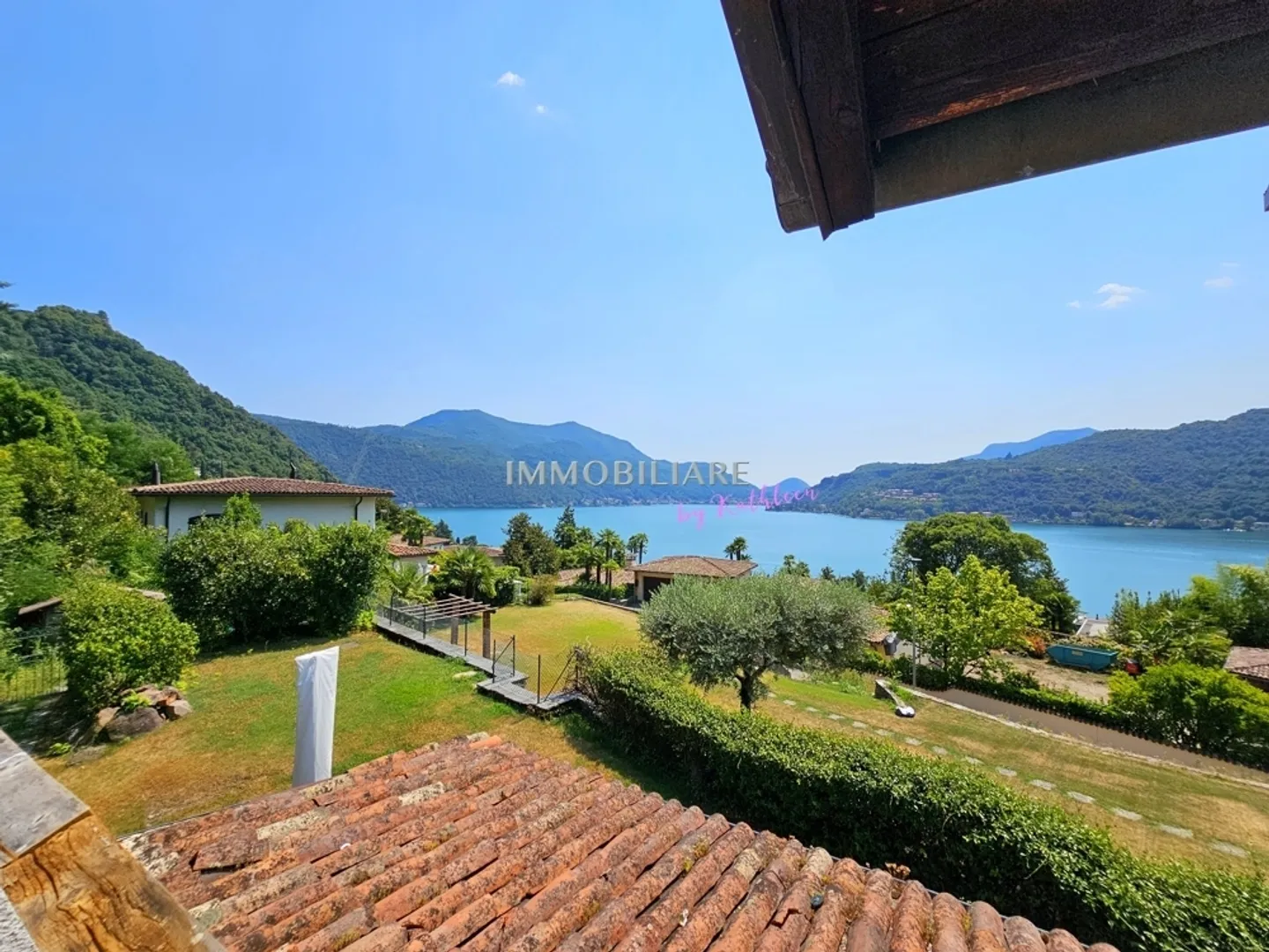 Wohnung in einer Villa im ersten Stock mit schöner Terrasse und Seeblick - Foto 5 von 13