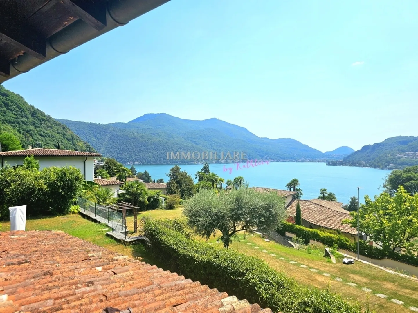 Wohnung in einer Villa im ersten Stock mit schöner Terrasse und Seeblick - Foto 7 von 13