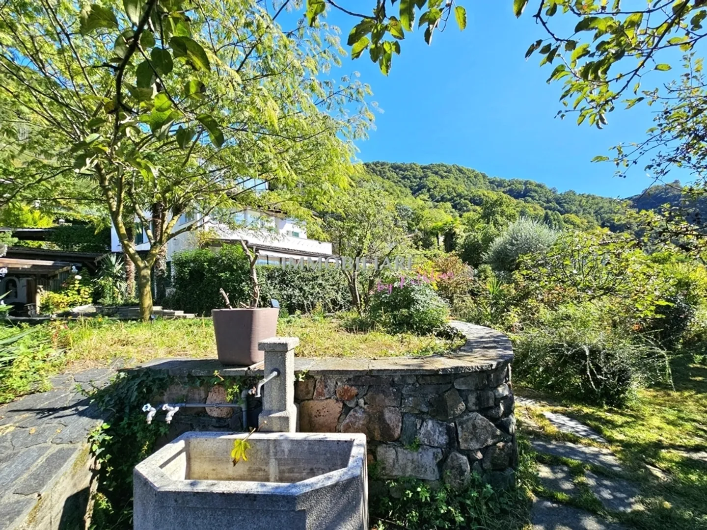 Wohnung in einer Villa im ersten Stock mit schöner Terrasse und Seeblick - Foto 8 von 13