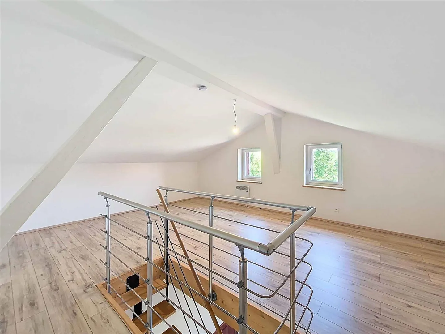 Casa in stile villaggio con grande potenziale per ristrutturazioni! - Foto 8 di 13
