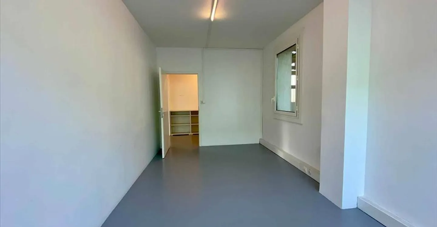 Bureau à louer - Photo 1 sur 13