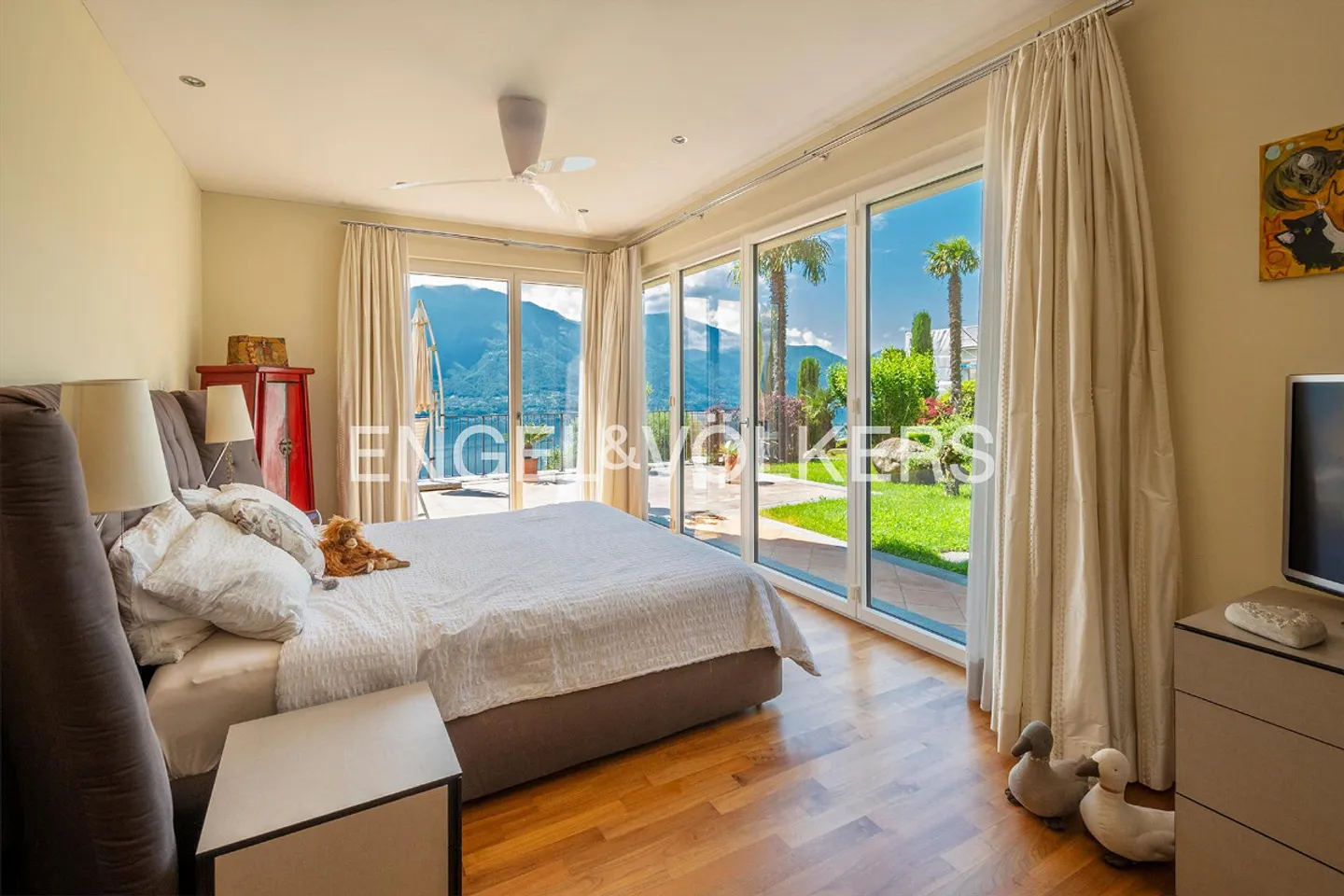 Villa esclusiva con piscina e vista mozzafiato sul lago - Foto 10 di 20