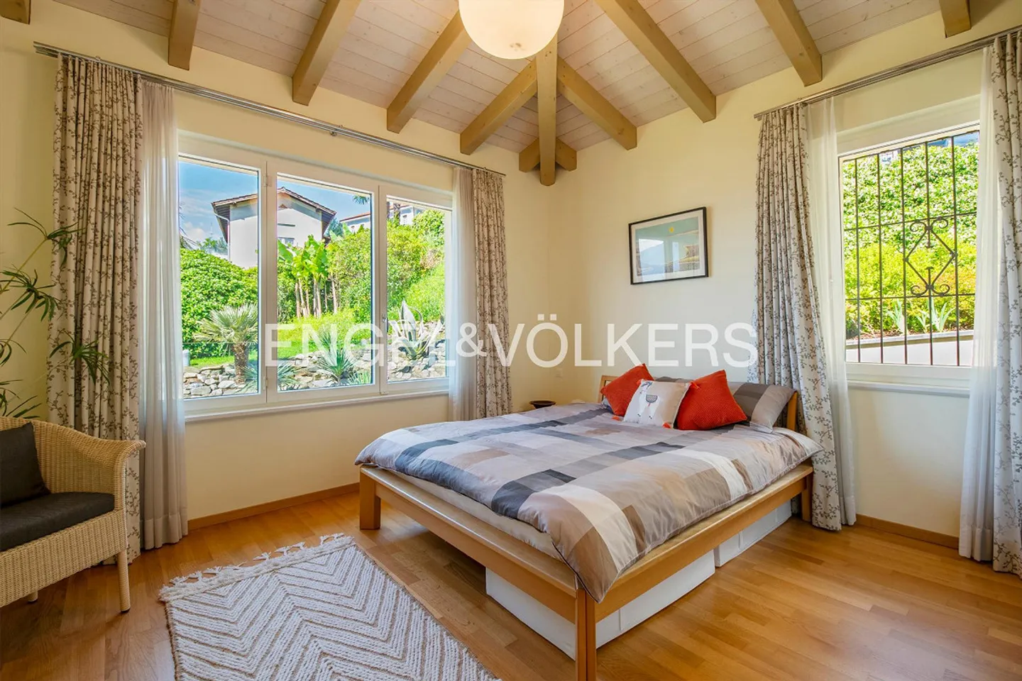 Villa esclusiva con piscina e vista mozzafiato sul lago - Foto 12 di 20