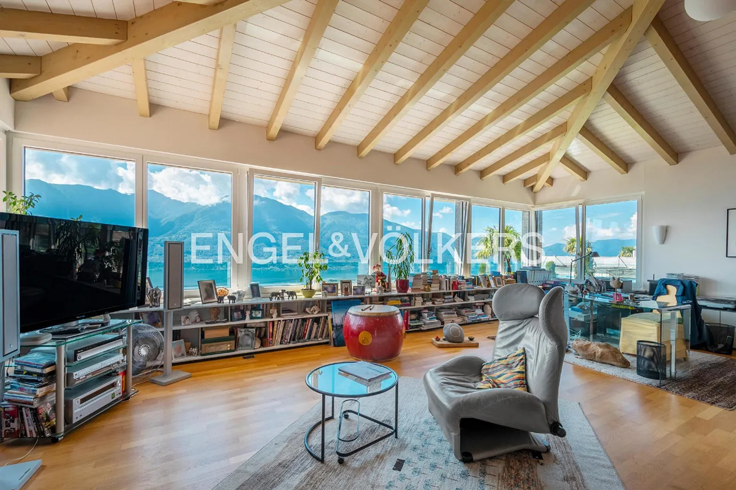 Villa esclusiva con piscina e vista mozzafiato sul lago - Foto 14 di 20