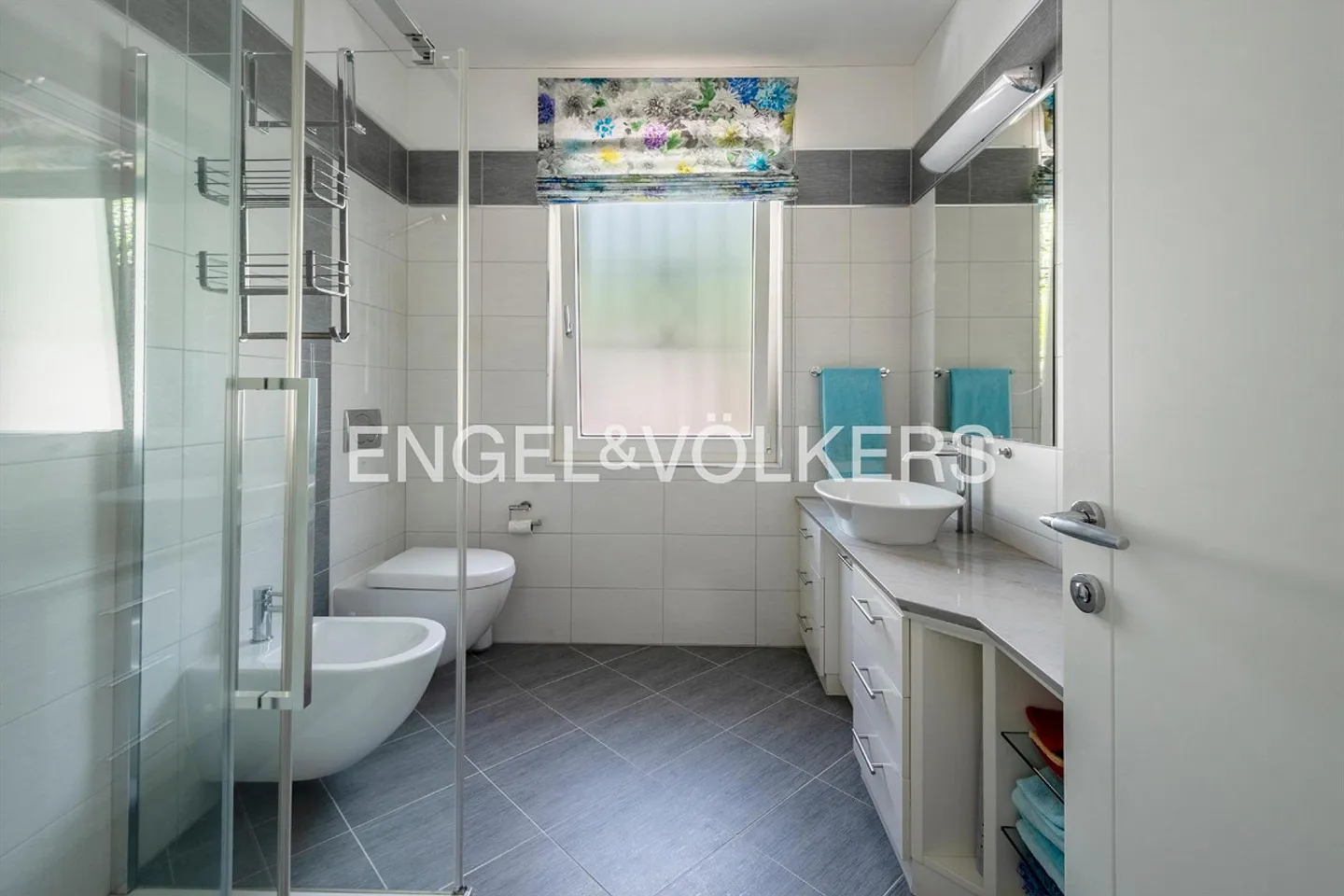 Villa esclusiva con piscina e vista mozzafiato sul lago - Foto 13 di 20