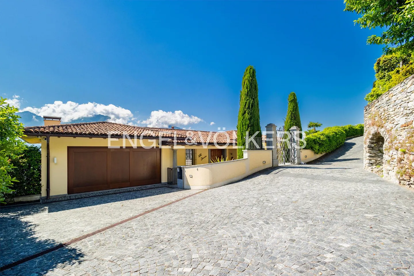 Villa esclusiva con piscina e vista mozzafiato sul lago - Foto 20 di 20
