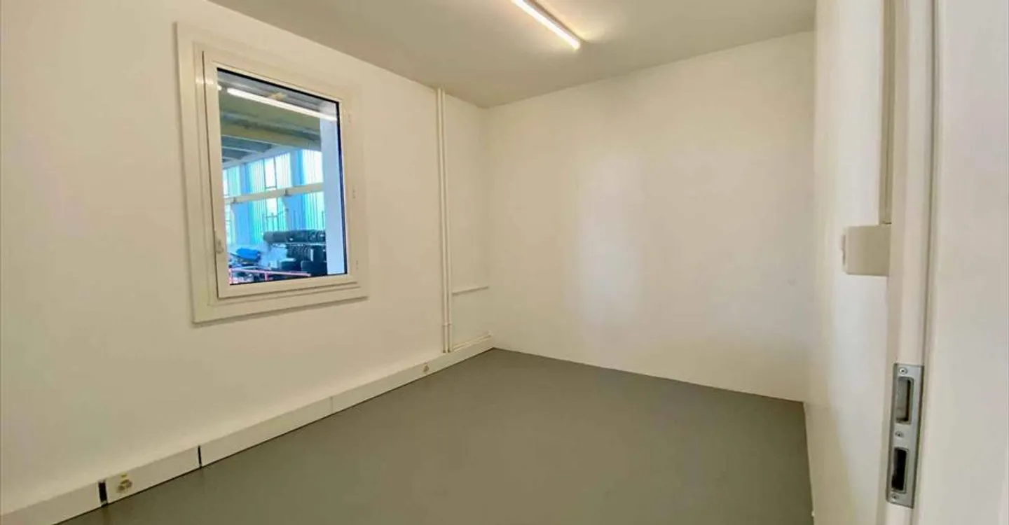 Bureau à louer - Photo 12 sur 13