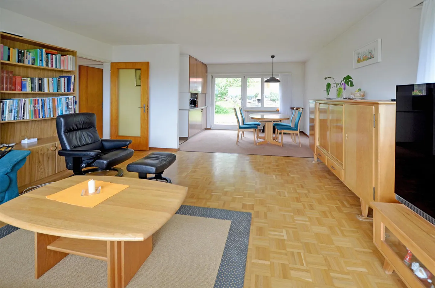 Maison individuelle avec appartement séparé et beaucoup d'espace extérieur - Photo 6 sur 14