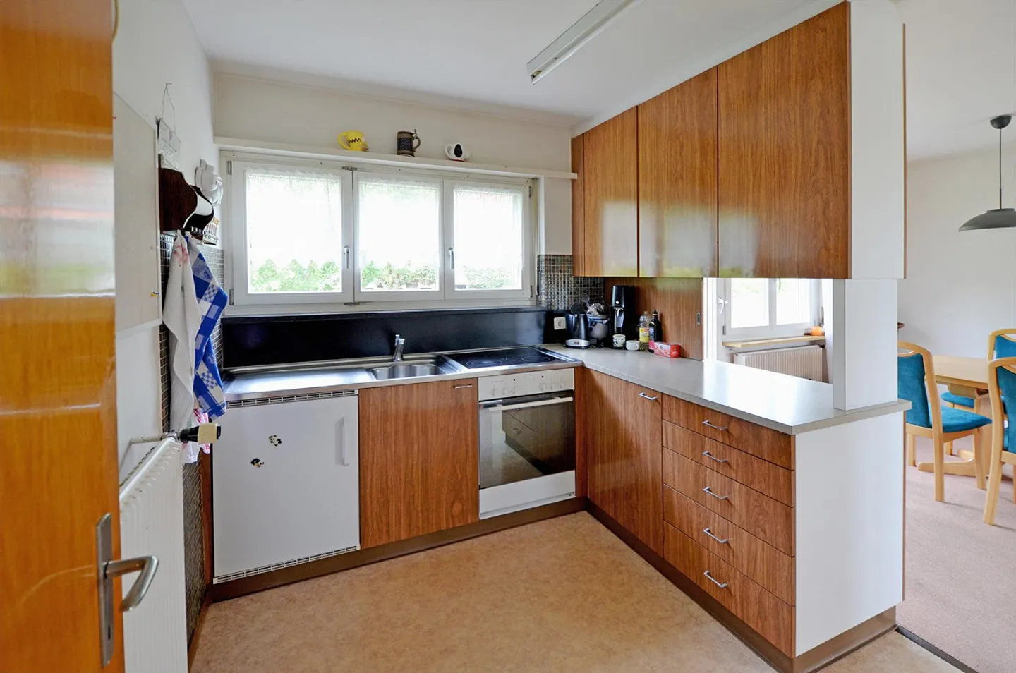 Maison individuelle avec appartement séparé et beaucoup d'espace extérieur - Photo 7 sur 14