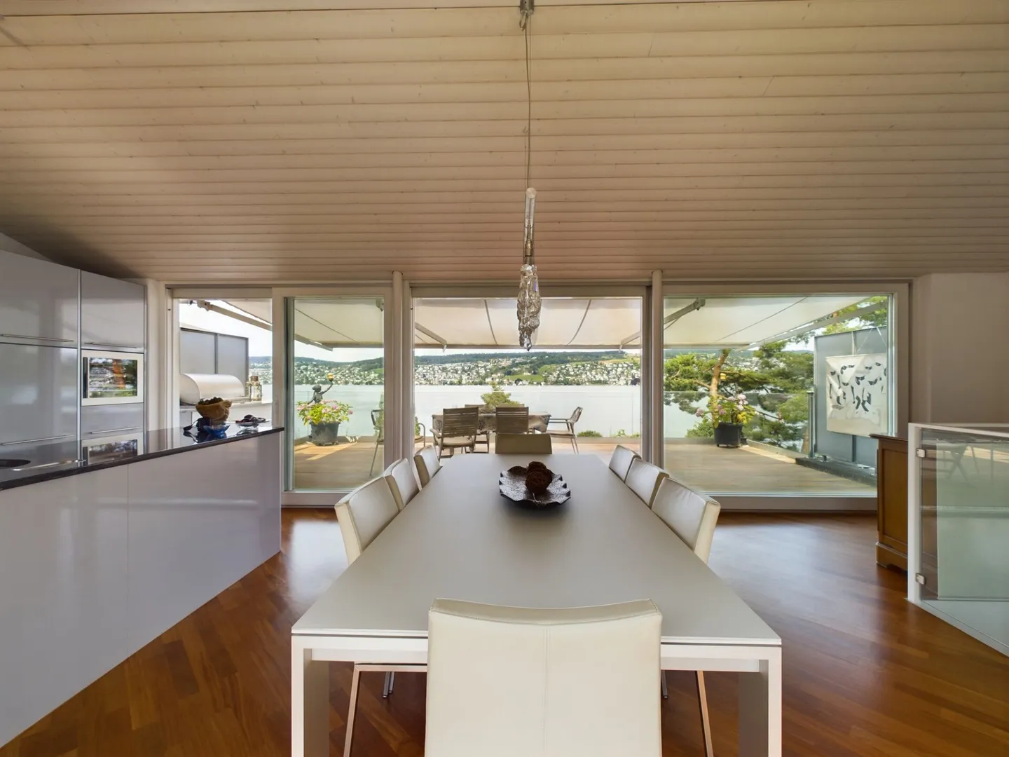 Luxushaus am Zürichsee - Foto 1 von 16