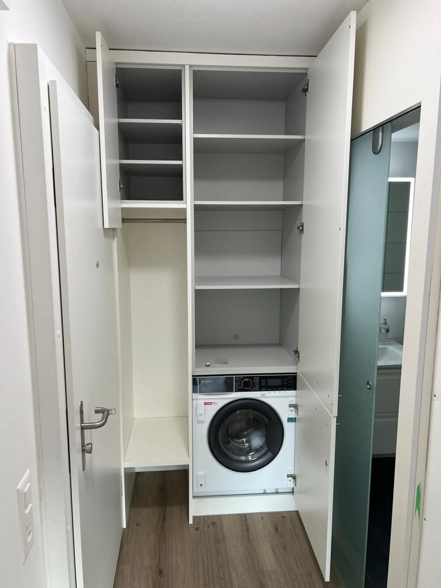 Sonniges Studio mit Rheinblick - Foto 7 von 9