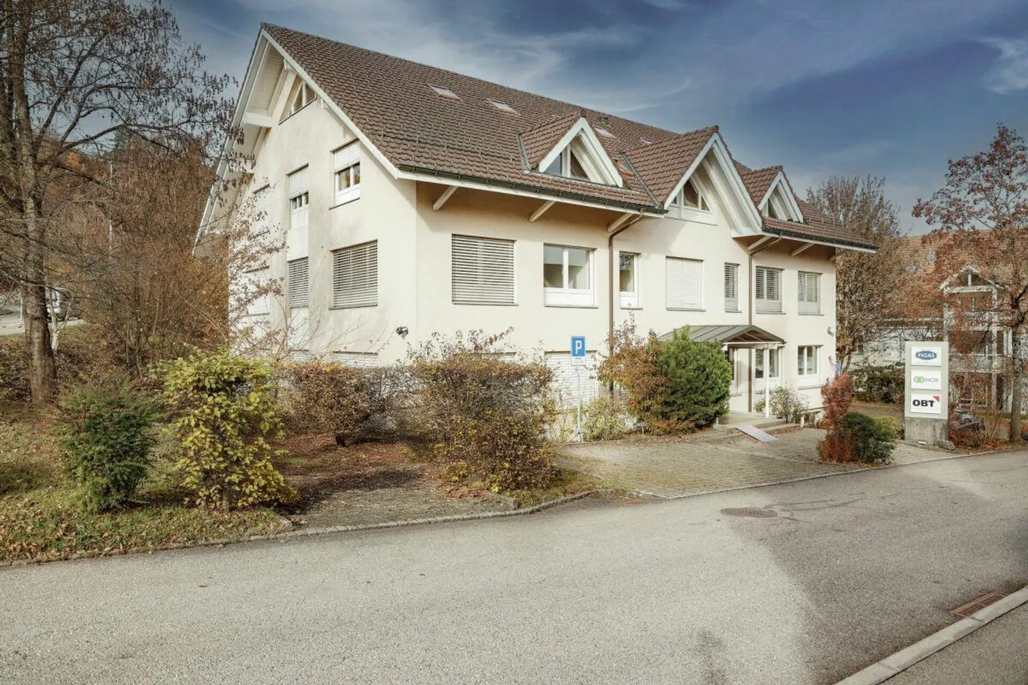 Propriété commerciale à Oberwangen - Photo 1 sur 10