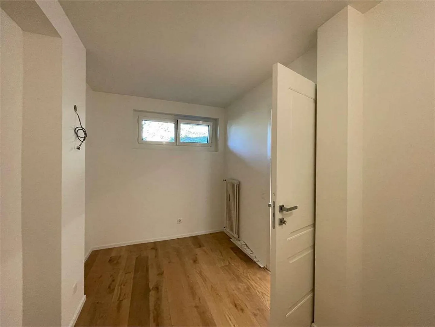 Lugano: Elegant 3.5-Room Apartment with Pool Renovated - Photo 5 of 6